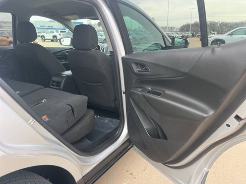 Used 2018 Chevrolet Equinox LT image 41