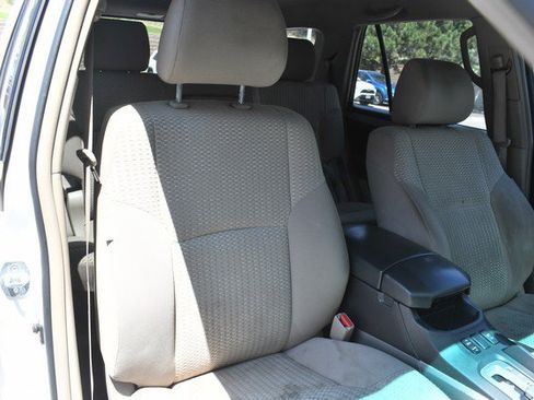 Used 2007 Toyota 4Runner SR5 AWD/4WD image 26