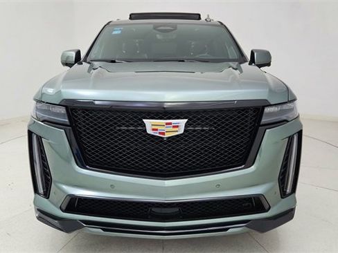 Used 2023 Cadillac Escalade V image 2