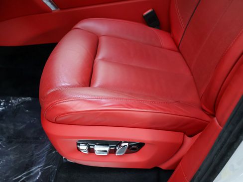 Used 2023 Rolls-Royce Cullinan image 21