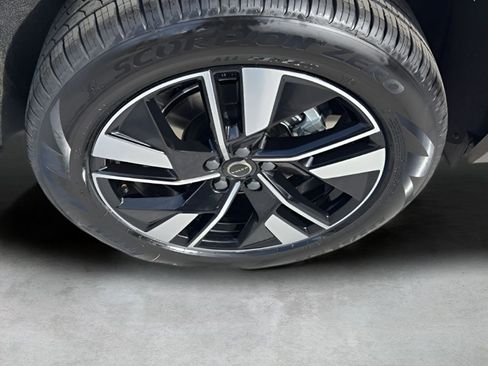 New 2026 Volvo XC60 B5 Core image 17