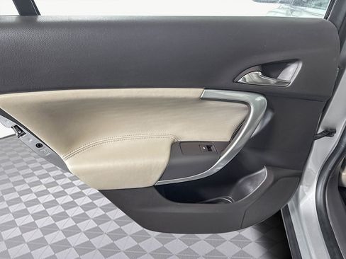 Used 2017 Buick Regal Sport Touring image 25