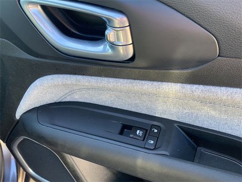 Used 2024 Jeep Compass Latitude image 38