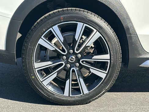 Certified 2023 Volvo V60 B5 Cross Country Ultimate w/ Climate Package image 27