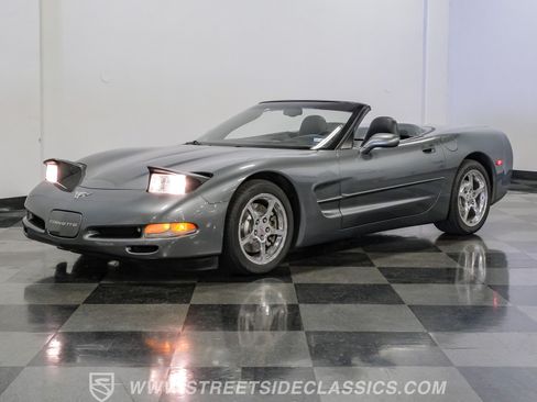 Used 2003 Chevrolet Corvette Convertible w/ Preferred Equipment Group1 RWD image 34