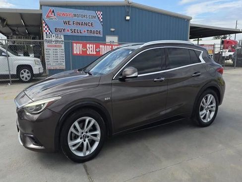 Used 2019 INFINITI QX30 FWD image 1