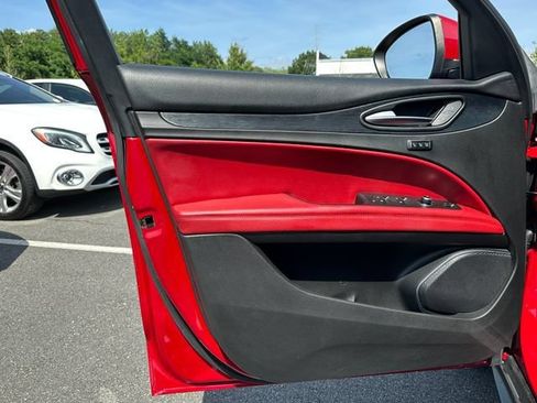 Used 2020 Alfa Romeo Stelvio RWD image 10