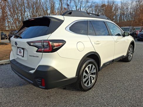 Used 2020 Subaru Outback Premium image 6