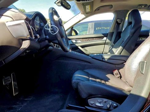 Used 2016 Porsche Panamera image 5