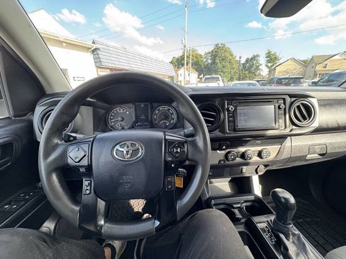 Used 2019 Toyota Tacoma SR image 55