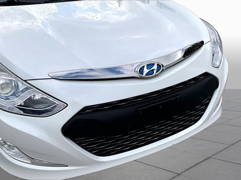 Used 2014 Hyundai Sonata Limited w/ Panoramic Sunroof Package 02 FWD image 31