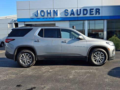 Used 2023 Chevrolet Traverse LT AWD/4WD image 7