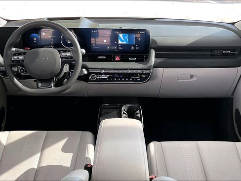 Used 2025 Hyundai Ioniq 5 Limited image 15