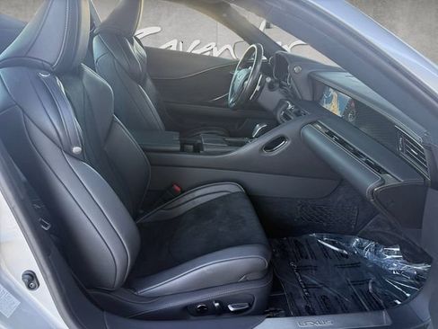 Used 2018 Lexus LC 500 Coupe w/ Sport Package image 24