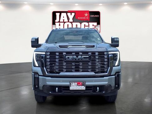 Used 2024 GMC Sierra 3500 Denali Ultimate AWD/4WD image 2