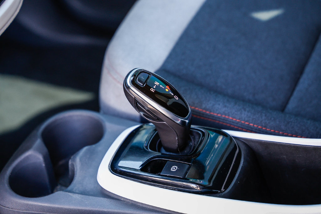 Used 2019 Chevrolet Bolt LT FWD image 34