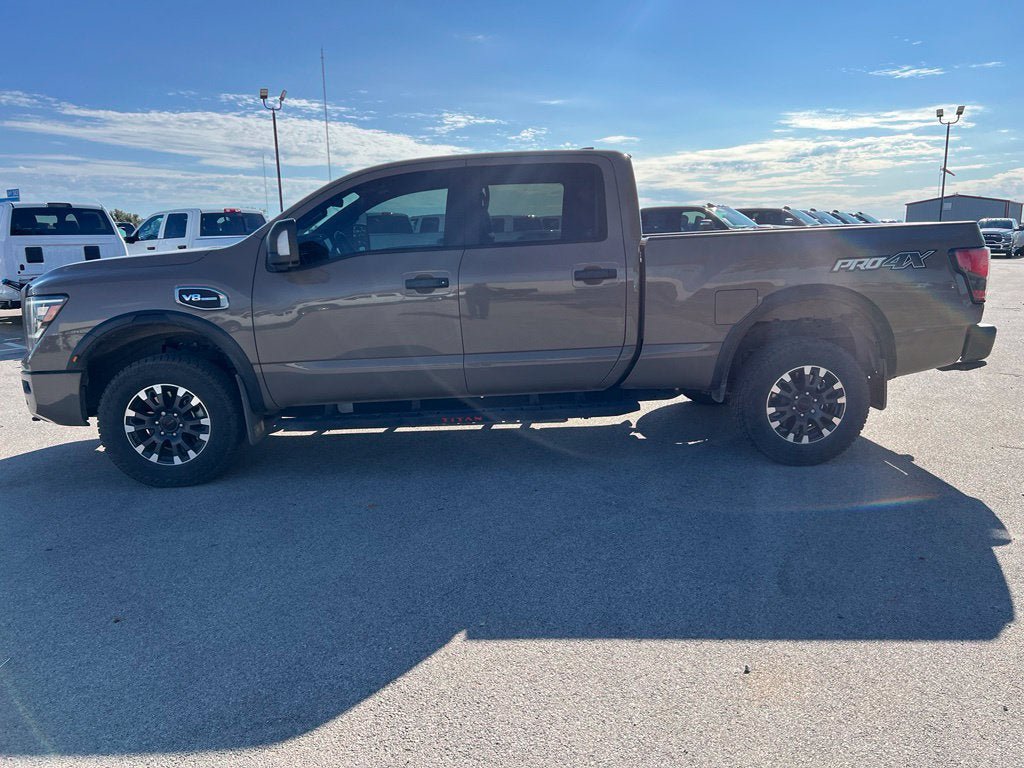 Used 2023 Nissan Titan PRO-4X AWD/4WD image 2