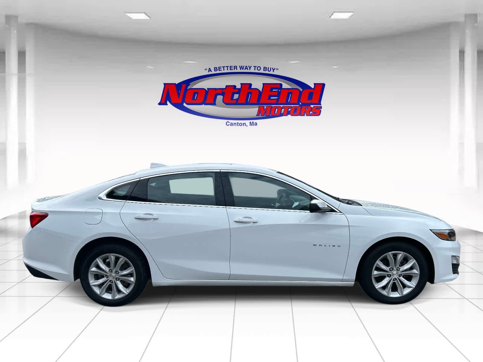 Used 2023 Chevrolet Malibu LT FWD image 2