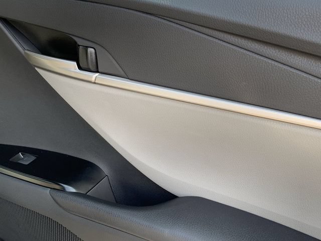 Used 2026 Toyota Camry SE FWD image 37