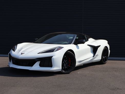 Used 2024 Chevrolet Corvette Z06 w/ Battery Protection Package RWD image 1