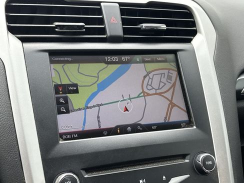 Used 2013 Ford Fusion SE FWD image 14