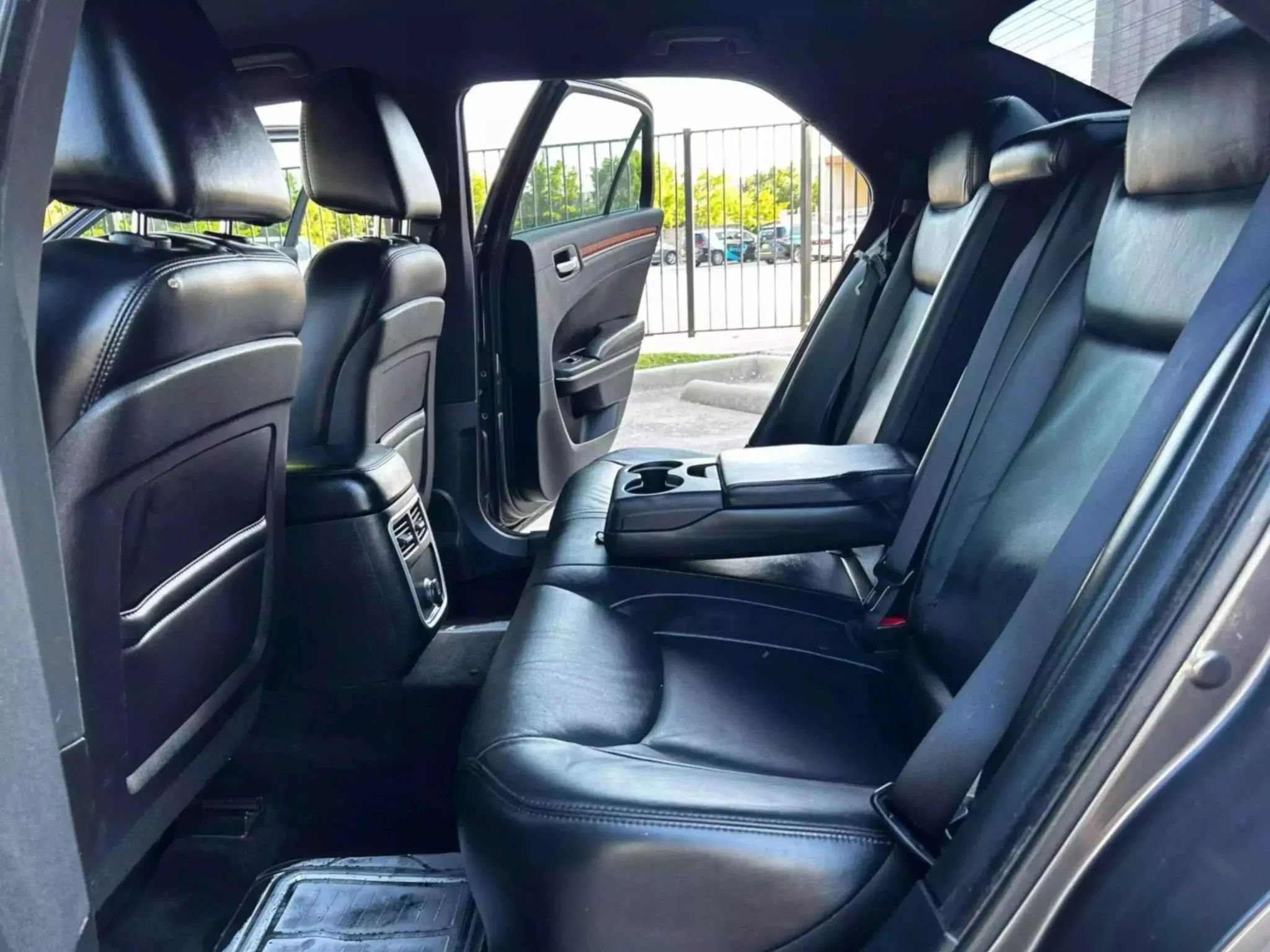 Used 2013 Chrysler 300 RWD image 21