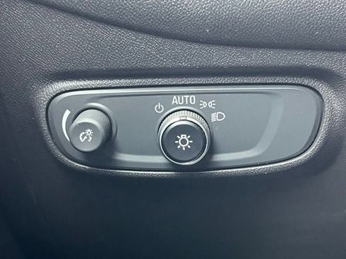Used 2021 Chevrolet Equinox LT AWD/4WD image 24