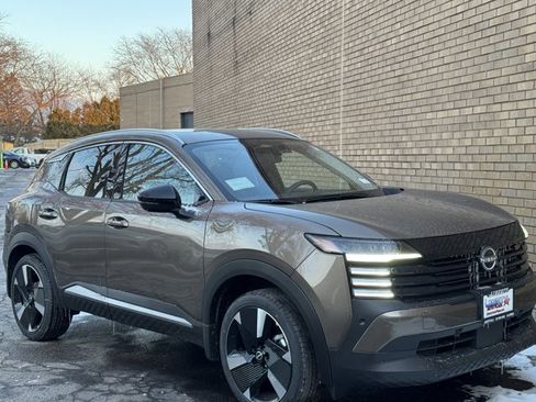 New 2026 Nissan Kicks SR w/ SR Premium Package image 2