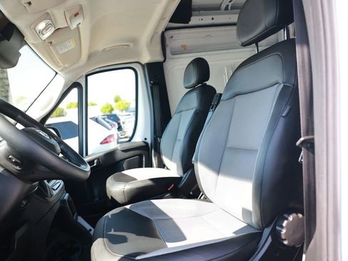 Used 2025 RAM ProMaster 2500 w/ Convenience Group FWD image 17