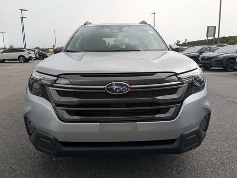 Used 2025 Subaru Forester Premium AWD/4WD image 11