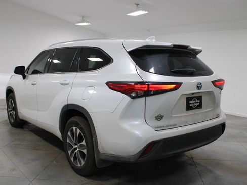 Used 2022 Toyota Highlander XLE image 7