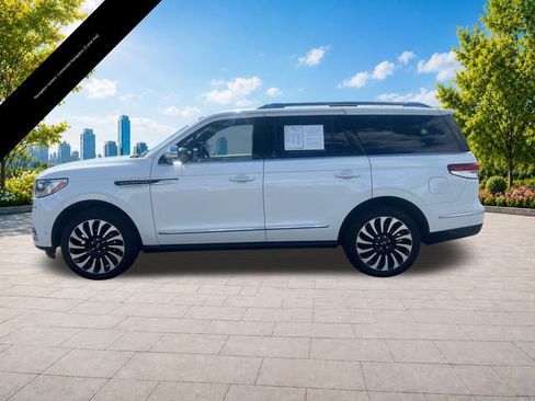 Used 2023 Lincoln Navigator Black Label AWD/4WD image 3