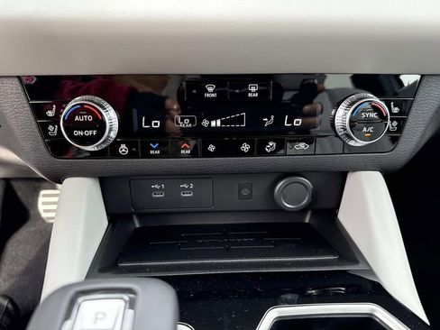 New 2026 Mitsubishi Outlander SEL FWD image 30