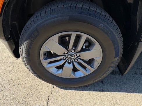 Certified 2025 Nissan Frontier SV RWD image 8