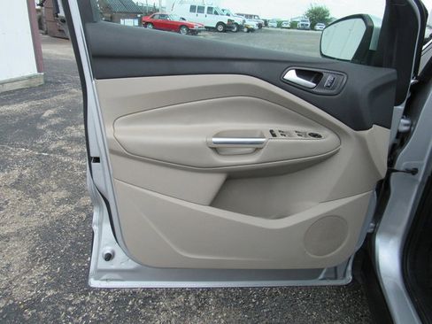 Used 2018 Ford Escape SE w/ Ford Safe & Smart Package FWD image 22