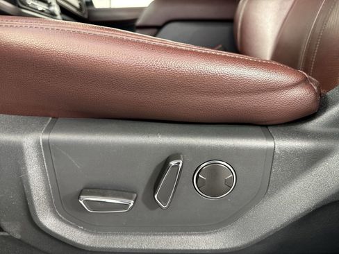 Used 2022 Ford Expedition Max Limited image 21