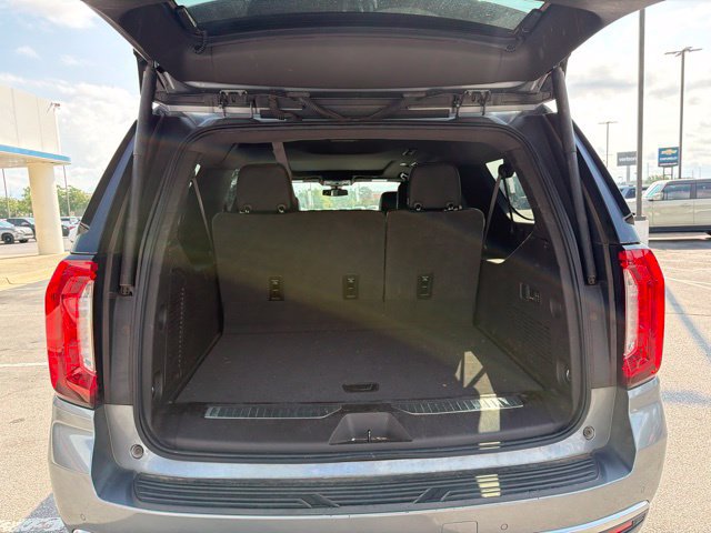 Used 2022 GMC Yukon XL Denali AWD/4WD image 15