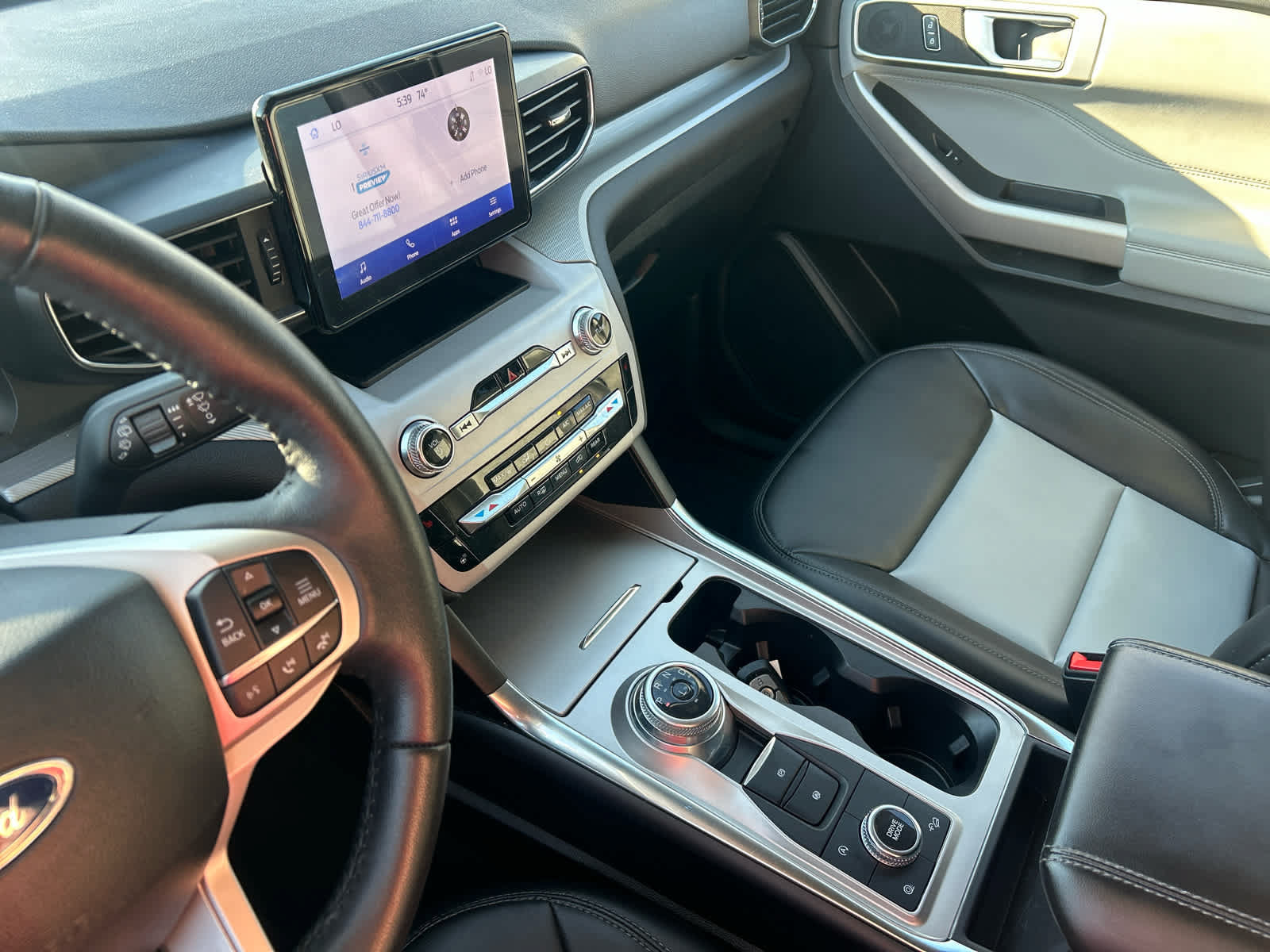 Used 2023 Ford Explorer XLT w/ Equipment Group 202A AWD/4WD image 27