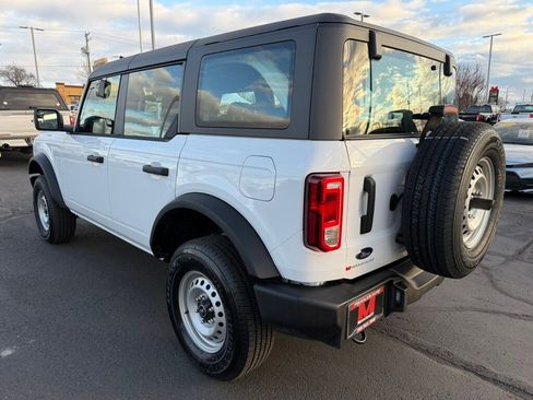 New 2025 Ford Bronco 4-Door image 12