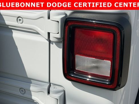 Used 2023 Jeep Wrangler Sport AWD/4WD image 16