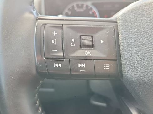 Used 2025 Nissan Rogue SV AWD/4WD image 25