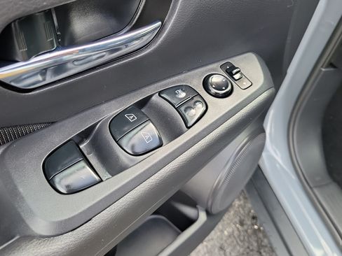 Used 2021 Nissan Kicks SV FWD image 18