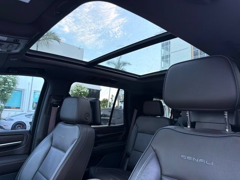 Used 2024 GMC Yukon Denali w/ Advanced Technology Package AWD/4WD image 15