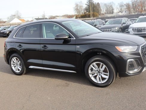Used 2022 Audi Q5 2.0T Premium w/ Convenience Package image 3