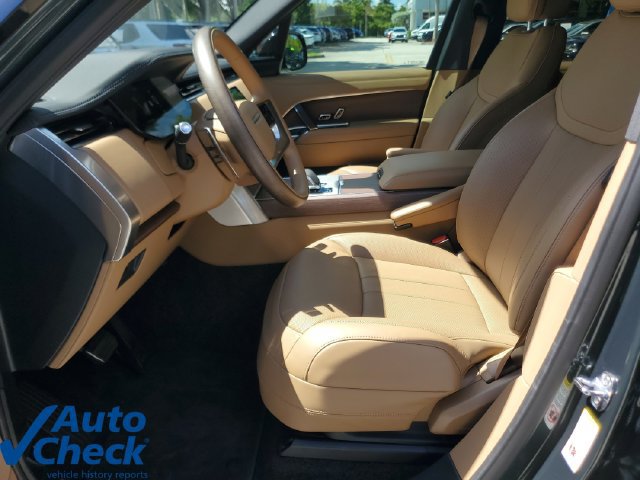 Used 2025 Land Rover Range Rover SE AWD/4WD image 20
