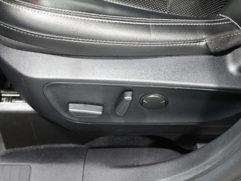 Used 2022 Ford Escape SEL w/ Technology Package image 5