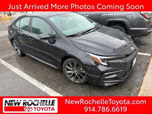 Used 2024 Toyota Corolla SE w/ SE Premium Package FWD image 1