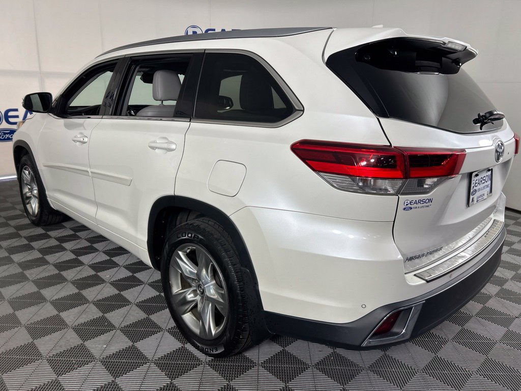 Used 2019 Toyota Highlander Limited AWD/4WD image 7