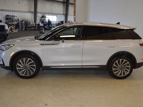 Used 2025 Lincoln Corsair Reserve AWD/4WD image 6