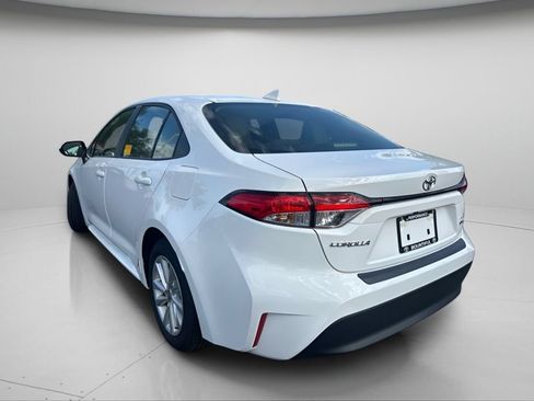 Used 2026 Toyota Corolla LE w/ LE Premium Package FWD image 12